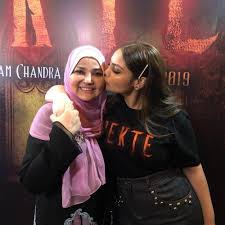 Photo detail for 12 gambar artis malaysia berkemban paling seksi. Dulunya Dicitrakan Seksi Kini 10 Artis Ini Mantap Berhijab