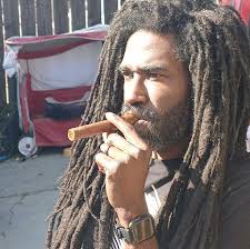 Niggaz will look fresh at groove, drink expensive liquor and go home to  this🤣🤣