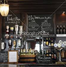 Londres Uk 03 Aout 2010 A L Interieur De La Vue D Une Maison Publique Dite De Pub De Boire Et De Socialisati Bar Interior Decoracao Bar Decoracao De Bar
