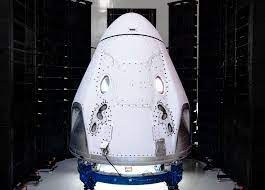 The only reason dragon and starliner have them. Spacex Will Fly Space Tourists On Crew Dragon For Space Adventures Space