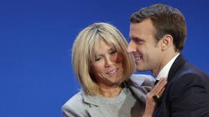 Brigitte macron ehefrau von emmanuel macron. Die Frau Die Macron Nahbar Und Menschlich Macht Politik Sz De