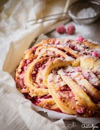 Brioche Aux Framboises Et Pralines Roses Facon Kringle Recette Brioche Praline Praline Rose
