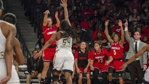 Moore Has Game-High 25, Women's Basketball Defeats Georgia Tech 78-65