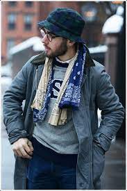 Bucket Hat Worn Casually Can Be Eye Catching Mens Street Style Mode Decontractee Pour Homme Mode Homme