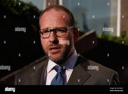 à l'issue du procès pour meurtre Banque de photographies et d'images à  haute résolution