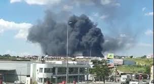 Retomada das aulas presenciais em agosto 21/07/2021 22h10. Incendio De Grandes Proporcoes Atinge Deposito Na Grande Bh Noticias R7 Minas Gerais