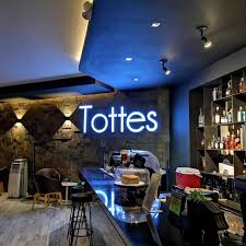 Tottes