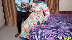 desi sexy bhabhi ko porn dikha ke pela chut chhat ke pani nikala •  Indianporn360