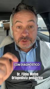 O pé torto congênito (PTC) pode ser identificado no ultrassom obstétrico a  partir do segundo trimestre, geralmente entre 18 e 24 semanas de gestação.  Em exames mais detalhados, como o ultrassom ...