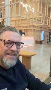 Nu återstår endast en månad innan det är dags att försöka stå på egna ben… 