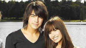 Okay, jonas brothers fans, i have a rare update for you. Jonas Brothers Sing Camp Rock S Gotta Find You At Atlanta Concert Hollywood Life