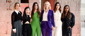 Oceans 8 card use heavyweight matte paper, the back of the postcard place for a signature. The Ocean S 8 Cast Brings Their Color Coordinated Style To The Met Vanity Fair