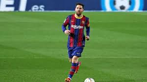 The uniform has blue and red stripes. Lionel Messi Stellt Vier Bedingungen Fur Verbleib Beim Fc Barcelona Eurosport