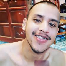 ผู้บริโภค คิดว่าแบบไหน จะสุภาพกว่ากัน ?