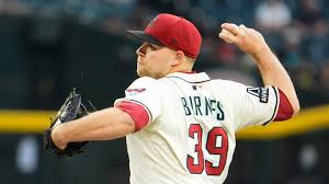 Dodgers vs Diamondbacks updates. 2 hurt in violent collision