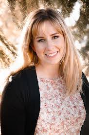 Shari Noel's Instagram, Twitter & Facebook