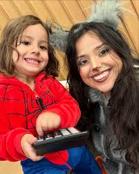 Fabiola Bolanos's Instagram, Twitter & Facebook