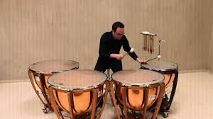 Drum merupakan salah satu jenis alat musik ritmis yang dimainkan dengan cara di pukul, awal nya drum terdiri atas kulit yang di rentangkan pada sebuah penyangga. 18 Alat Musik Ritmis Dan Cara Memainkannya Gambar Keterangan