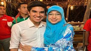 Syed saddiq syed abdul rahman is minister of youth and sports and a member of parliament for muar, johore. Saat Menpora Malaysia Syed Saddiq Panjat Pagar Selamatkan Diri Dari Kepungan Ratusan Pria Kabar24 Bisnis Com