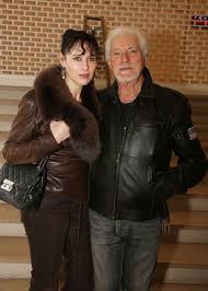 Check spelling or type a new query. Hugues Aufray Qui Est Muriel Sa Jeune Compagne Closer