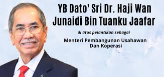 Wan junaidi tuanku jaafar.jpg 842 × 1,263; Tahniah Yb Dato Sri Dr Haji Wan Junaidi Bin Tuanku Jaafar Kapb