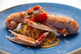 Aggiungetevi poi gli scampi e i pomodorini tagliati a metà. Pasta Con Scampi La Ricetta Perfetta E Con Linguine E Ingredienti Stellari