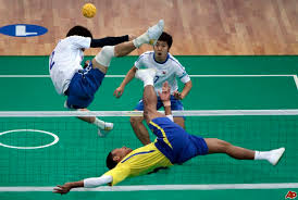 Sejarah permainan sepak takraw berasal dari dua kata iaitu sepak (malaysia) yang berarti menendang dan takraw (thai) yang bererti bola ayaman, pemilihan nama untuk permainan ini merupakan kesepakatan dari dua negara pelopor iaitu malaysia dan thailand. Sejarah Sepak Raga Takraw Aery1301