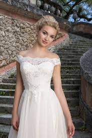 Wedding dress bust small waist from best wedding dresses for big busts , source:ledcornlight.co. Wedding Dress Shapes And Styles For Brides With A Small Bust Hitched Co Uk