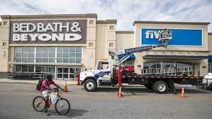 Bed bath & beyond operates many stores in the united also read : Bed Bath Beyond To Eliminate 2 800 Jobs Effective Immediately