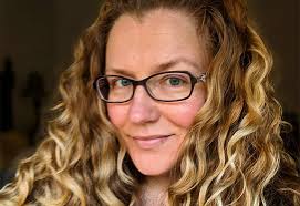 Hair gel does keep in loose hair because the plastic in the gel sticks to loose hair. Mousse Vs Gel How To Choose The Styler For Your Curls Naturallycurly Com