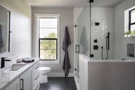 Master bathroom ideas for small spaces outstanding best. 20 Stunning Black And White Bathrooms That Will Never Go Out Of Style