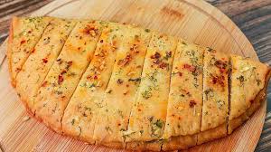 No Yeast Garlic Bread Recipe In Lock Down Eggless Without Oven Snack Recipe Toasted Garlic Bread Recipe Foood Recipes Garlic Bread Recipe Without Oven