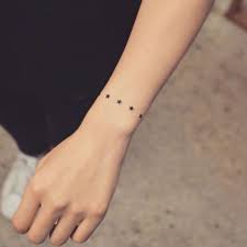 Tatouage Discret Plus De 75 Idees De Petits Tatouages Femmes