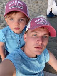 aifilter #Multiaverso #aifilter y ojos azules #johnbleck #humor