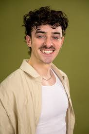 Kyle Mason's Instagram, Twitter & Facebook