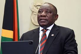 President cyril ramaphosa has spot of trouble putting on a protective face mask in a hilarious video posted online. Ramaphosa S Covid Warning To South Africa