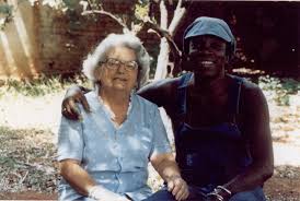 Milton Nascimento com a mãe]