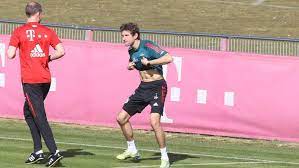 Bundesenwticklungsminister gerd müller mahnt im kampf gegen corona zur rücksicht auf ärmere länder. Fc Bayern Thomas Muller Nach Corona Quarantane Wieder Im Training Fc Bayern Munchen Sport Bild