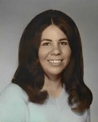 Lynn Marlow's Instagram, Twitter & Facebook