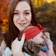 Which mani would you pair with this outfit?