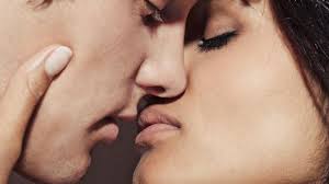 Kata mutiara romantis menjadi kebutuhan khusus para remaja untuk melantunkan kata bijak kata romantis yang dikemas dalam bentuk kidung mutiara ini intinya adalah untuk membuat hubungan punggungku sedang butuh usapan, bibirku haus ciuman. pada sebuah senja, seseorang jatuh cinta. Ini Alasannya Mengapa Orang Menutup Mata Saat Berciuman Global Liputan6 Com