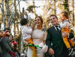 Ignacio briones (evópoli), mario desbordes (rn), joaquín lavín (udi) y sebastián sichel (ind) mostraron sus ideas de cara a la primaria del próximo 18 de julio. Mira Las Tiernas Fotos De La Boda De Jose Miguel Vinuela Junto A Sus Hijos