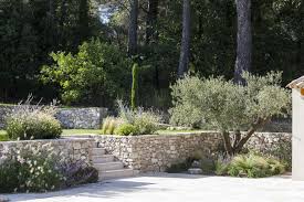 Aix En Provence Creation Jardin Prive Architecte Paysagiste Concepteur Paysagiste Amenagement Exterieur Morva Jardins Jardin En Pente Jardin Mediterraneen