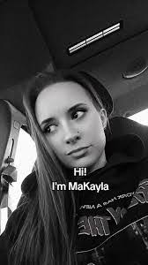 Melissa Schroder's Instagram, Twitter & Facebook