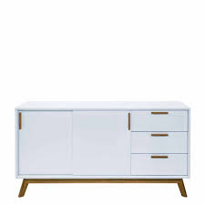 So kommt der wildwuchs des korpus besonders schön zur geltung, ebenso wie die front. Schiebeturen Sideboard Laydia In Weiss Eiche Pharao24 De