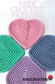 Encuentra todos los patrones para crochet que hay en la web y todo en la misma página web !! Free Heart Coaster Crochet Pattern Crochet Coaster Pattern Crochet Heart Pattern Beginner Crochet Projects