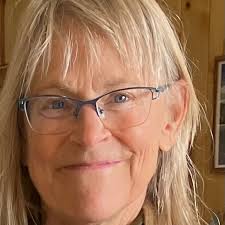 It's not too late to sign up for Bonnie Dillard's blind contour drawing  workshop this Saturday! To sign up, visit  https://forms.gle/Ke2r9CHLkws3BdVv7 This program is made possible by a  grant from the Kodiak