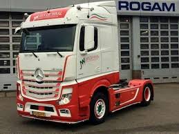 Pin By Wellington Antonio Souza On Auto Mercedes Truck Mercedes Benz Trucks Mercedes Benz