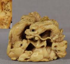 As kimonos had no pockets, they would be used to suspend possessions from the waist. 19c Netsuke 12 Zodiac Animals By Ransai Item 1391880