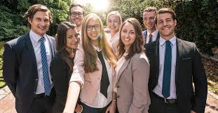Sprechen sie uns gerne an: Ausbildung Praktikum Bankkaufmann Bankkauffrau Sparda Bank
